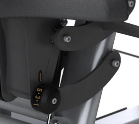 Регулировка сидения с газовой системой возврата Air Shock (только для Versa PLUS)