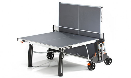 Стол может быть легко перемещен на 4-х сдвоенных колесах Ø 200 мм. Два колеса оснащены надежными тормозами, которые управляются одной ногой.