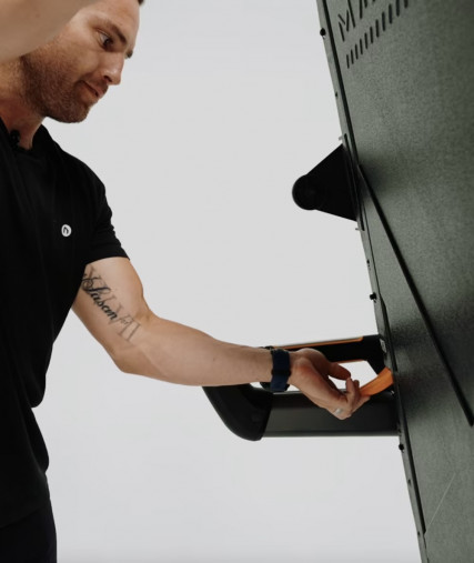 Беговая дорожка домашняя Matrix TF30XIR с 16-дюймовым сенсорным дисплеем