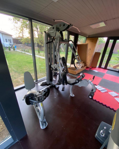 Мультистанция HOIST HV-4-ELITE со стеком 91 кг.