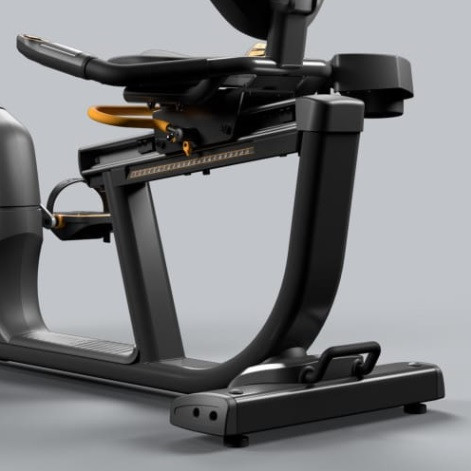 Горизонтальный велотренажер Matrix Endurance. Консоль Touch Base