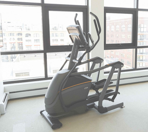 Эллиптический эргометр домашний Matrix E50XIR с большим сенсорным дисплеем