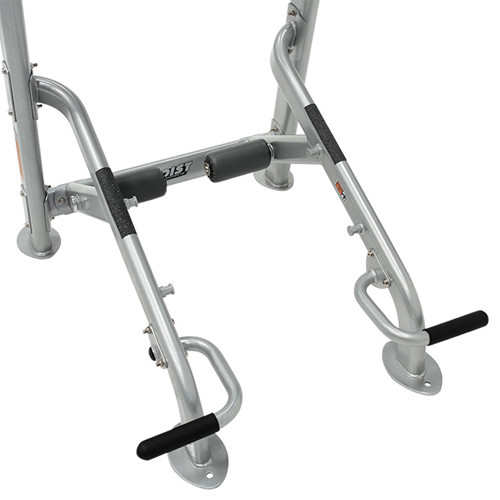 Рукоятки, расположенные у пола, позволяют использовать их как ступеньку, либо выполнять отжимания