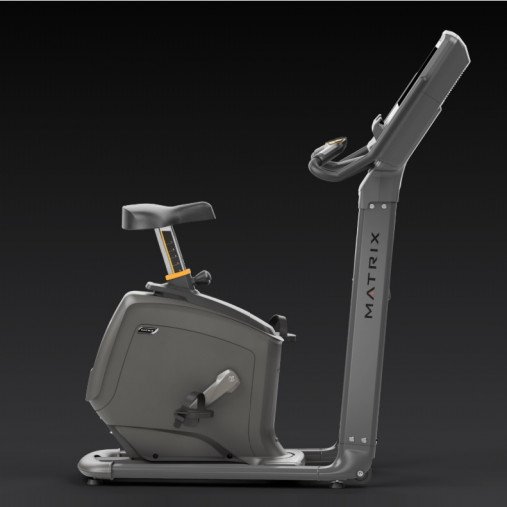 Вертикальный велотренажер Matrix Lifestyle. Консоль Touch