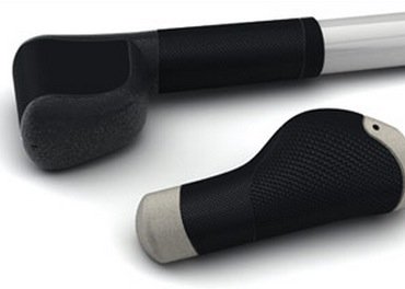 Запатентованные рукоятки повышенной комфортности Action Specific Grips™ c оптимальным распределением нагрузки на руки